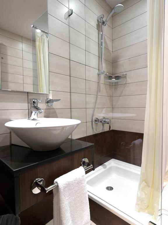 Deluxe Double Room,611201516:JPEG