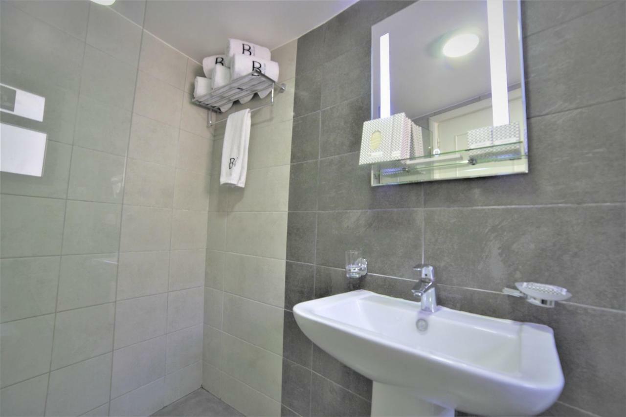 Suite Familiale avec 2 Balcons
